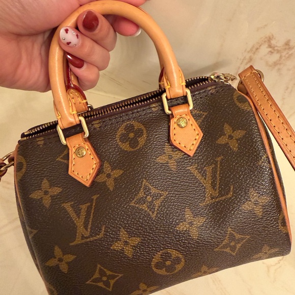 Louis Vuitton Nano Speedy - Picture 14 of 14